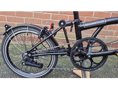 Brompton C-Line Urban - Black/Black - 2sp click to zoom image