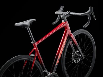 Trek Domane AL 2 Gen 4 Crimson to Dark Carmine Fade click to zoom image
